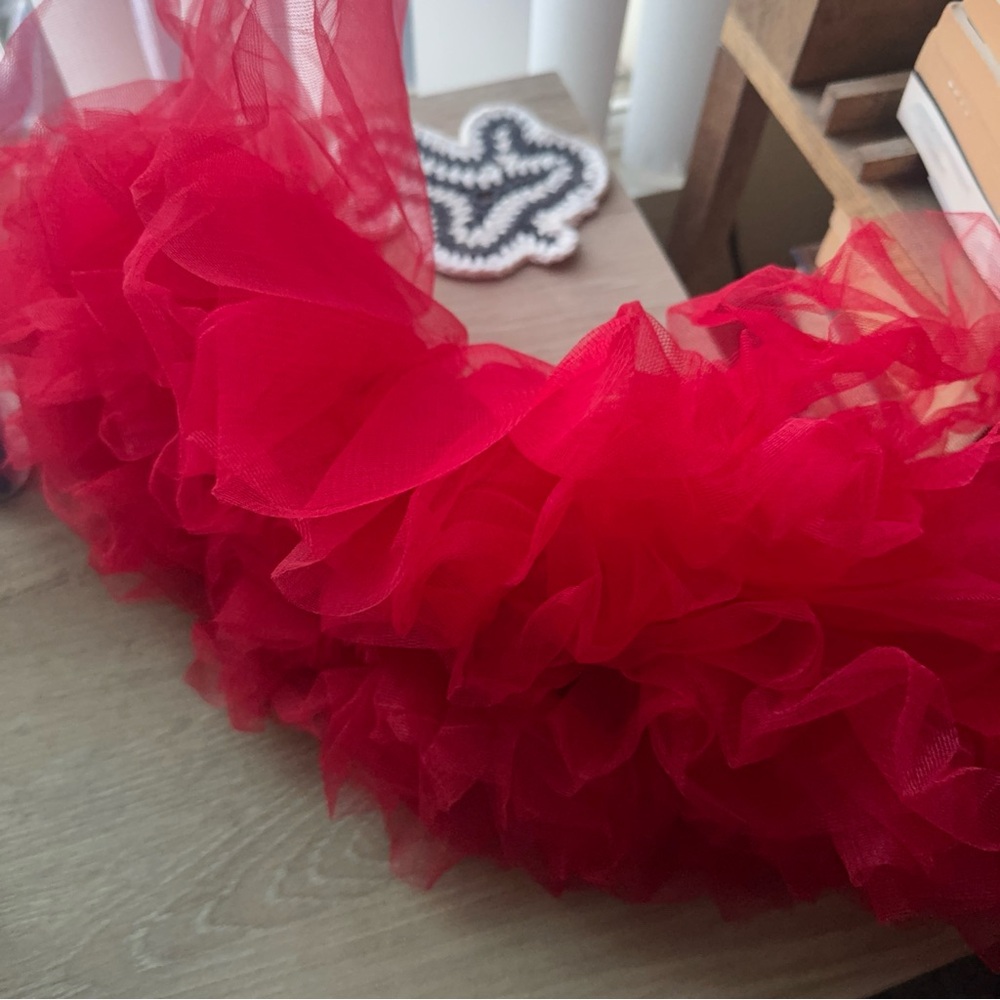 red tulle tutu skirt with elasticated waist, perfect for halloween costumes.